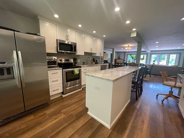 182 Division St — Photo 5