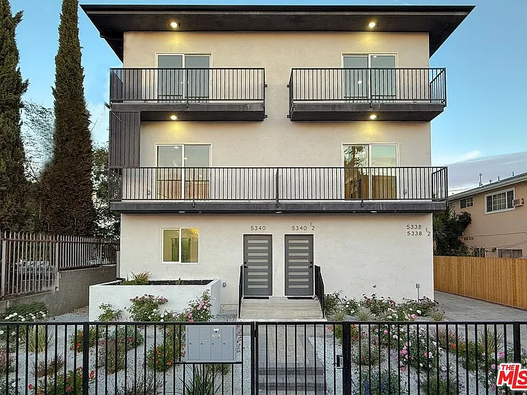 5338 Denny Ave — Photo 11