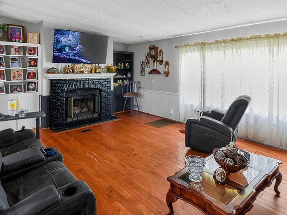 5th image of 130 Hankins Rd #1