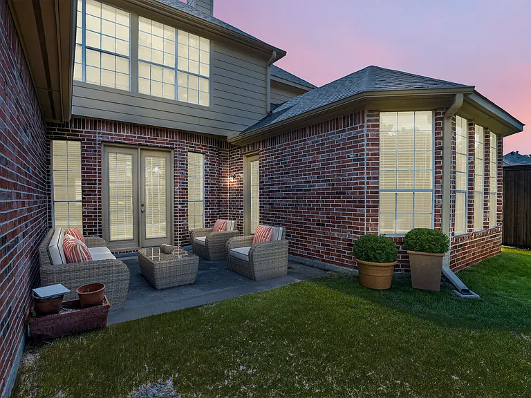 111 Ripplewood Cv — Photo 34