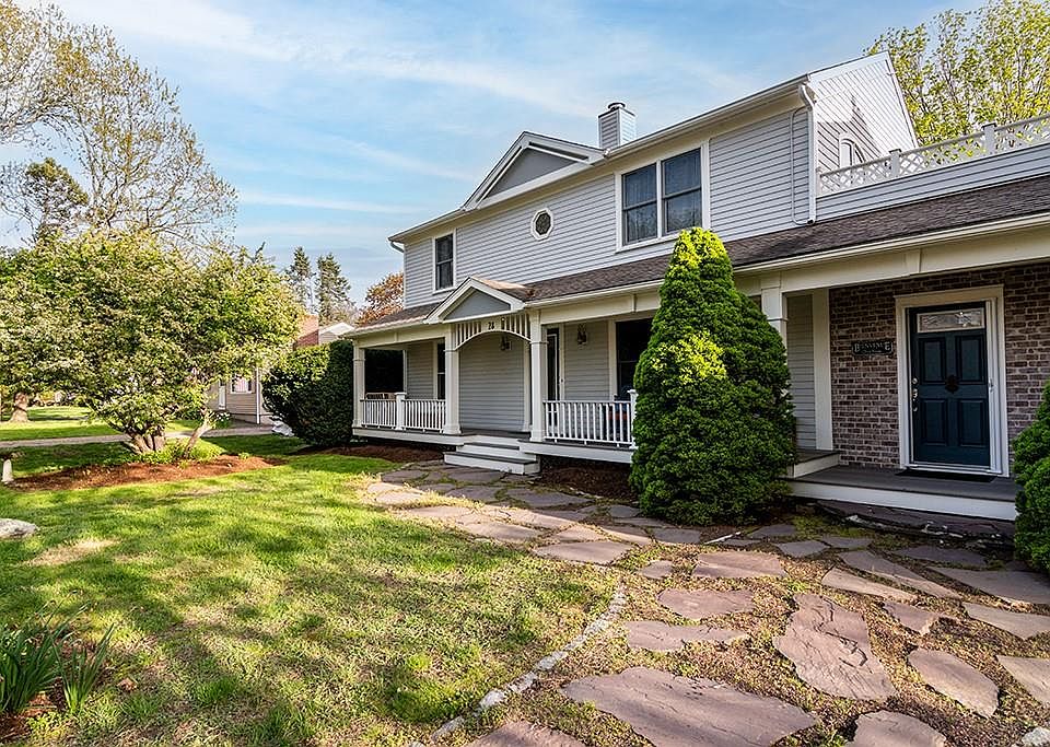 1st image of 28 Palm Beach Ave