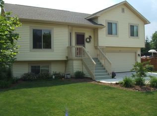 N1137 Walworth Rd, Genoa City, WI 53128