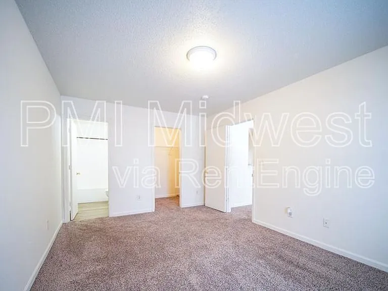 10414 Kensil St — Photo 18