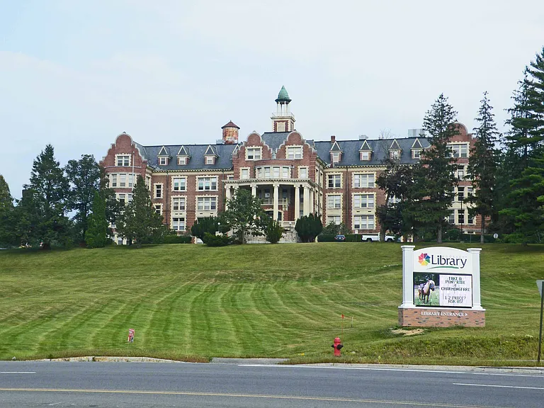 Hooksett Public Library