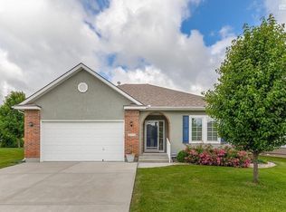 4652 SW Soldier Dr, Lees Summit, MO 64082
