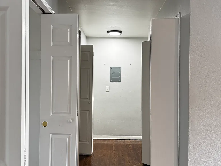 2428 Saint George Ave #B6 — Photo 8
