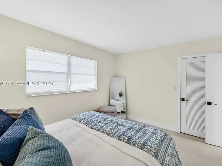 400 NE 12th Ave #303 — Photo 6