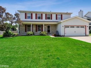 208 Loch Glen Ln, McHenry, IL 60050