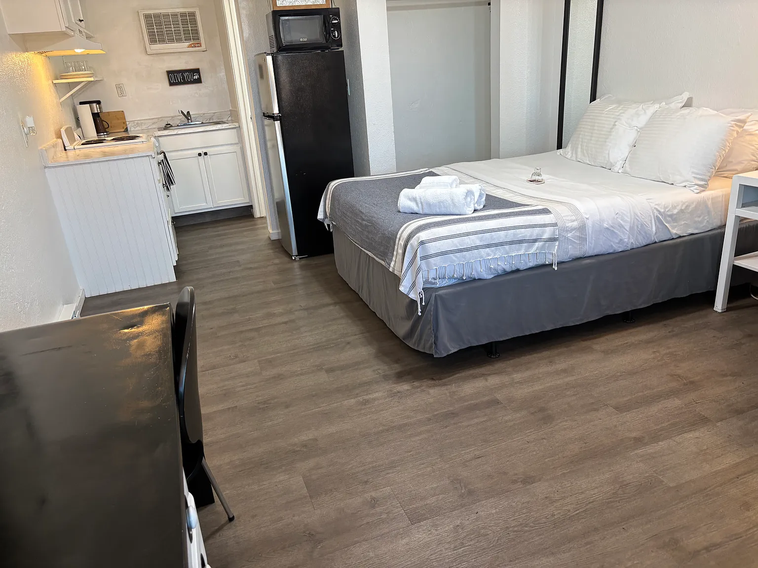 Studio, 280 sqft, $1,150 — Photo 3