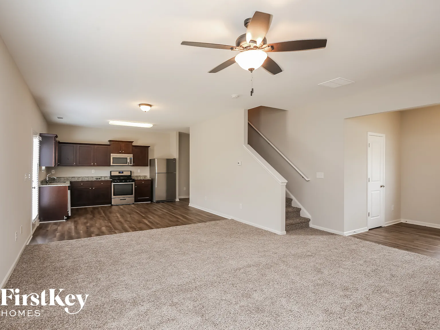 3 bed, 2.5 bath, 1832 sqft, $2,435 — Photo 4