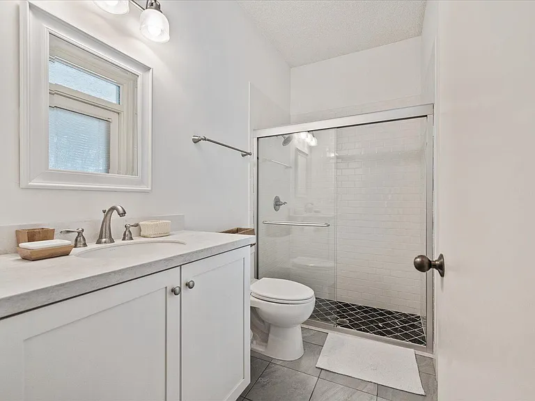 2585 Sheltingham Dr — Photo 24