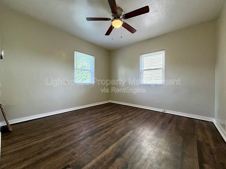 2449 Hillside Dr NW — Photo 14