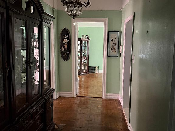 5th image of 3396 Wayne Avenue #D43