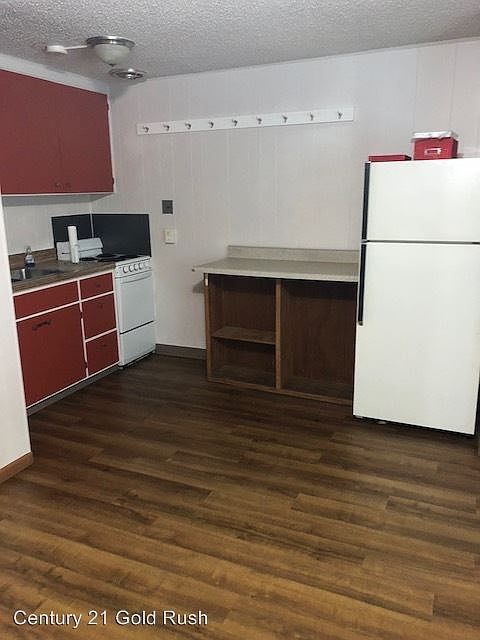1st image of 241 Ellingson St