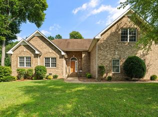 702 Gunn Ln, Springfield, TN 37172