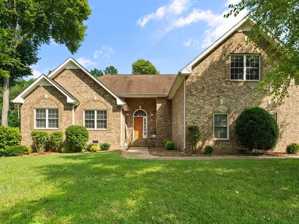 702 Gunn Ln, Springfield, TN 37172