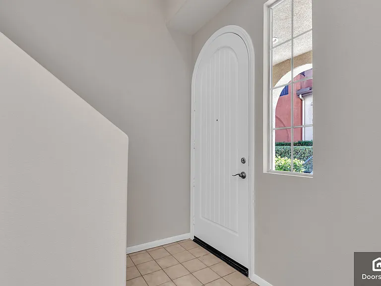 315 Bishop Dr — Photo 6