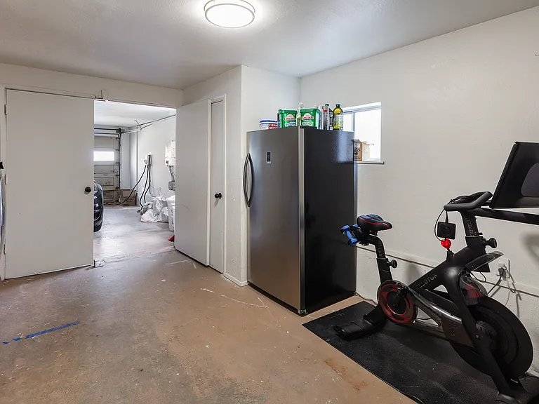 460 Valverde Dr — Photo 7