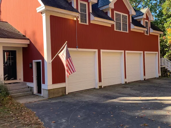 8 Glastombury Dr #1, Sandown, NH 03873