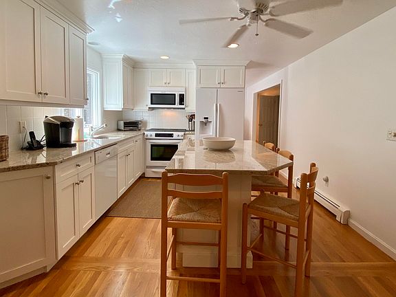 5th image of 263 Oxford Drive