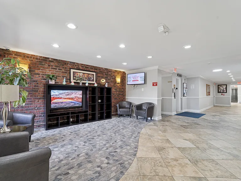 Haverford Court — Photo 24