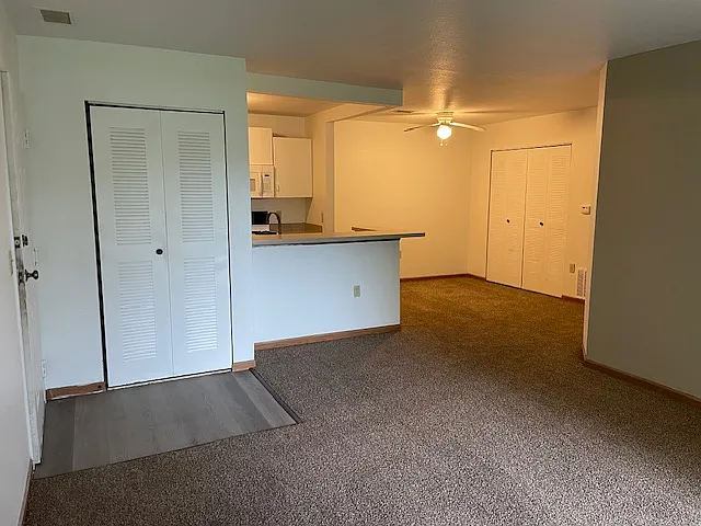 Building Photo - 4672 Park Ln #6