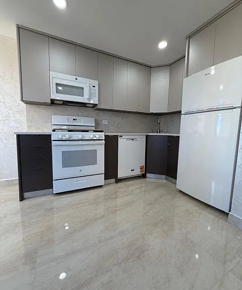 1311 Brightwater Ave #7L — Photo 5