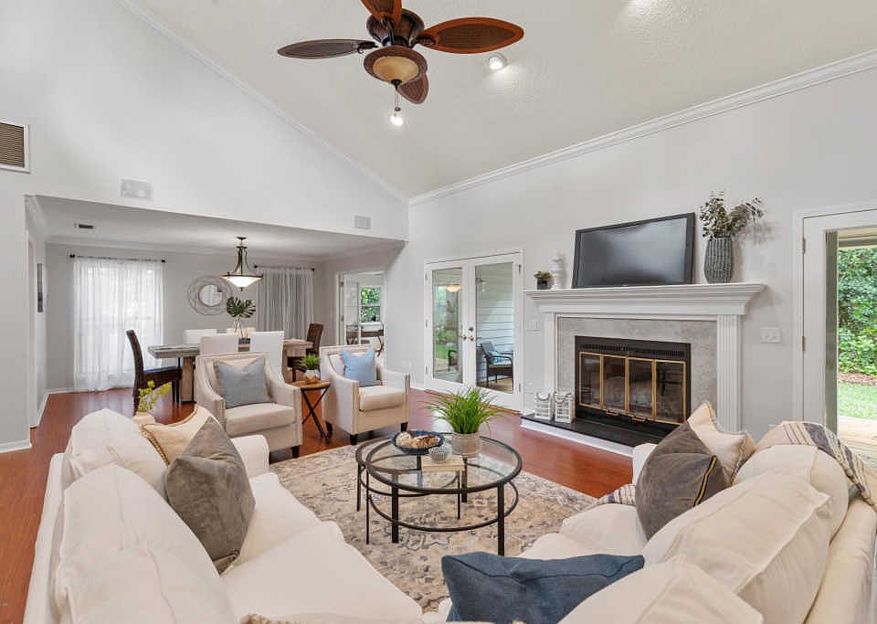 1st image of 3028 Cypress Creek Dr E