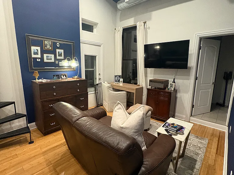53 W Burton Pl #2M — Photo 4