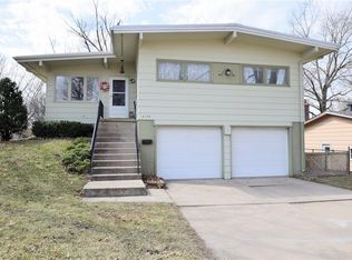 2170 27th St, Marion, IA 52302