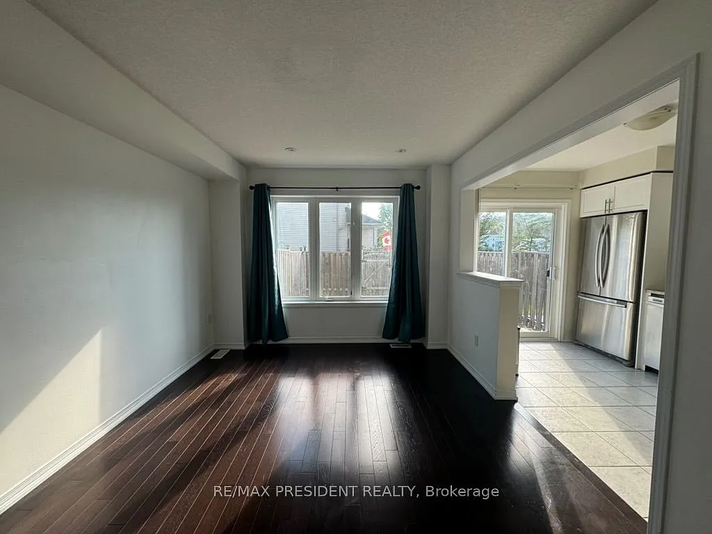 3 bed, $2,550 — Photo 4