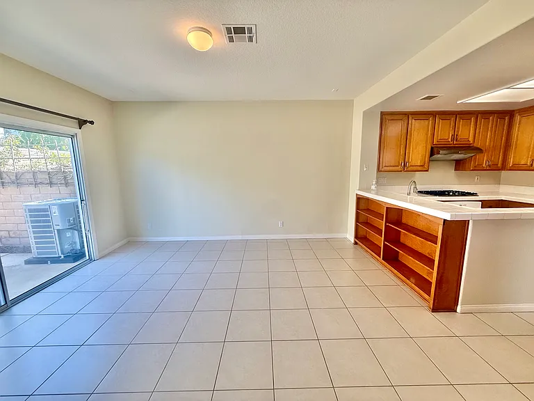 303 Calle Moreno — Photo 6