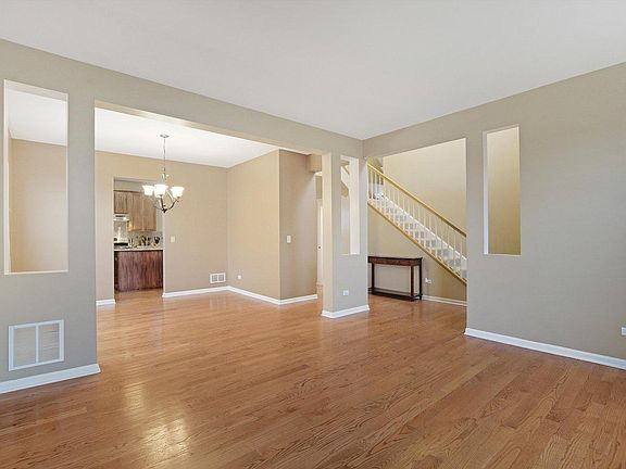 3rd image of 3820 Saratoga Dr