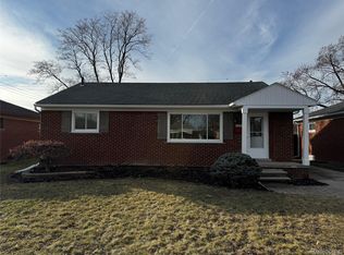 24515 Petersburg Ave, Eastpointe, MI 48021