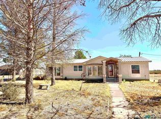 6324 Vest Rd, Carlsbad, NM 88220