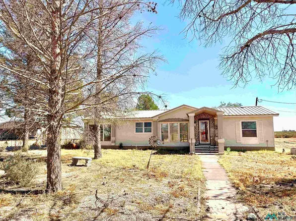 6324 Vest Rd, Carlsbad, NM 88220