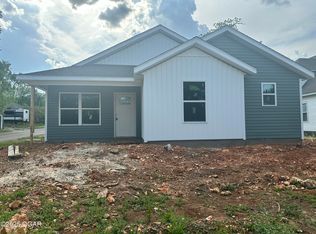 402 N Jackson Ave, Joplin, MO 64801