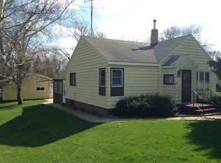 404 Redbird Ave, Hayti, SD 57241