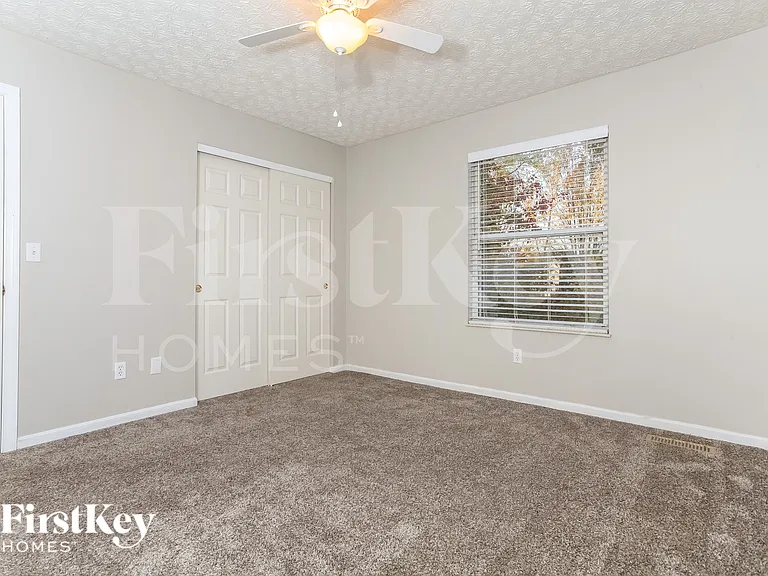 5458 Concord Crossing Dr — Photo 12