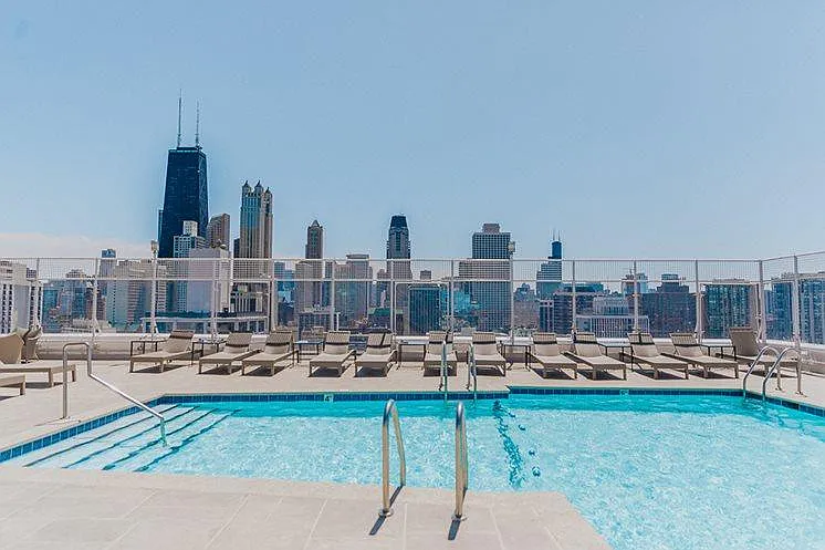 Rooftop pool full sun all day!