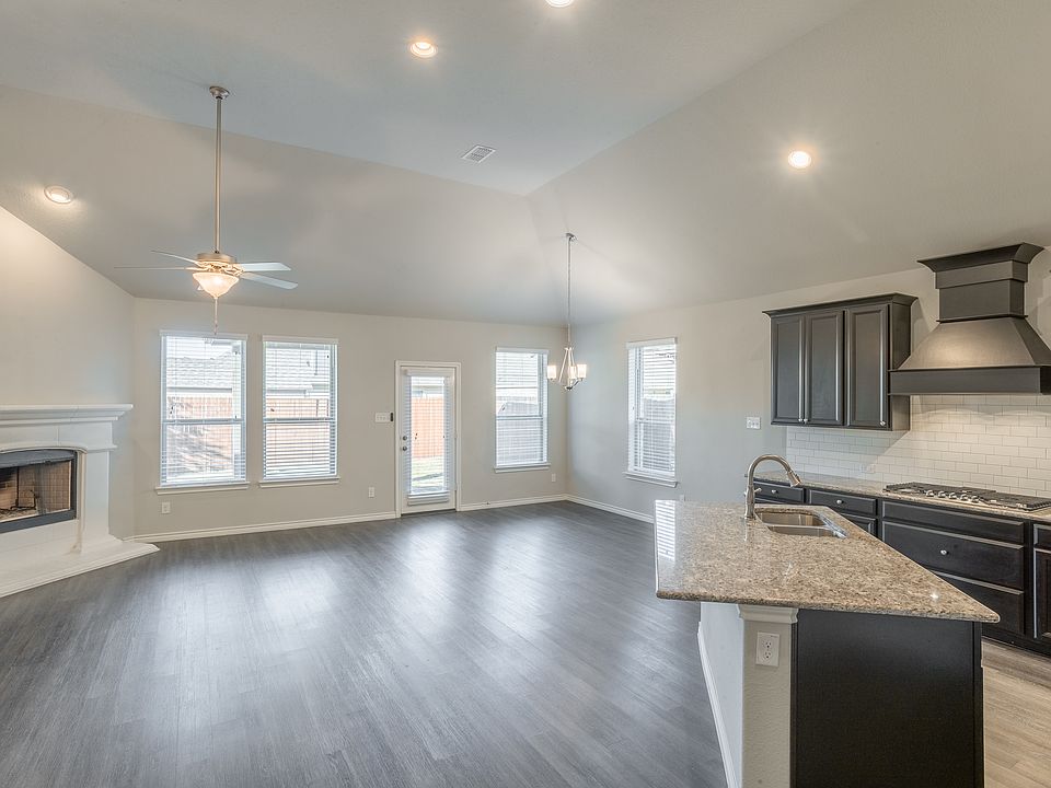 1st image of 1017 Lake Cypress Ln