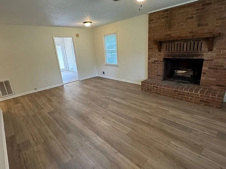 133-A Clint Ct #135-B — Photo 2