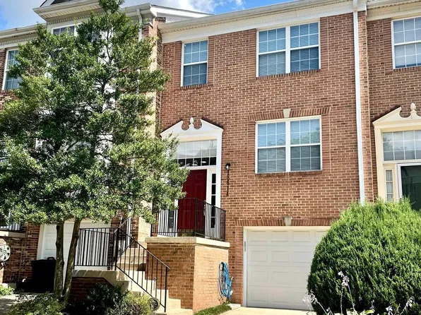 18614 Carriage Walk Cir, Gaithersburg, MD 20879