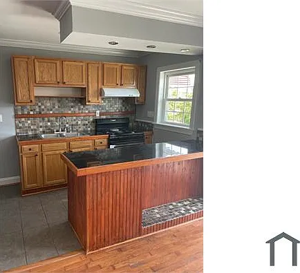 3 bed, 1900 sqft, $2,450 — Photo 2