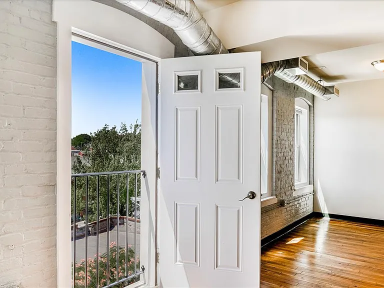 626 Columbia Ave #2A — Photo 9