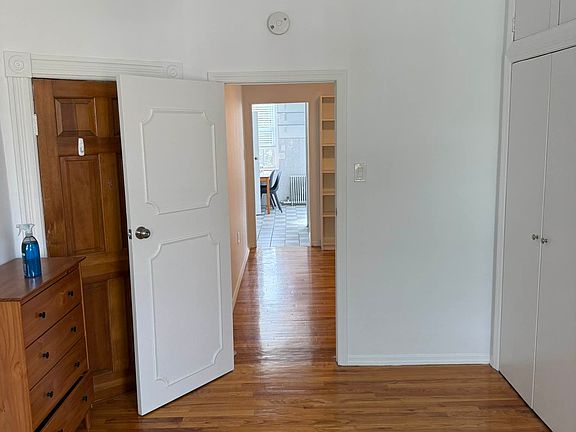 3rd image of 208 Green St APT 3L