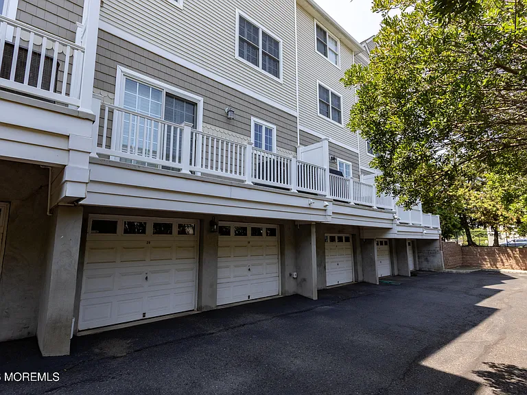 29 Pavilion Ave #29 — Photo 36