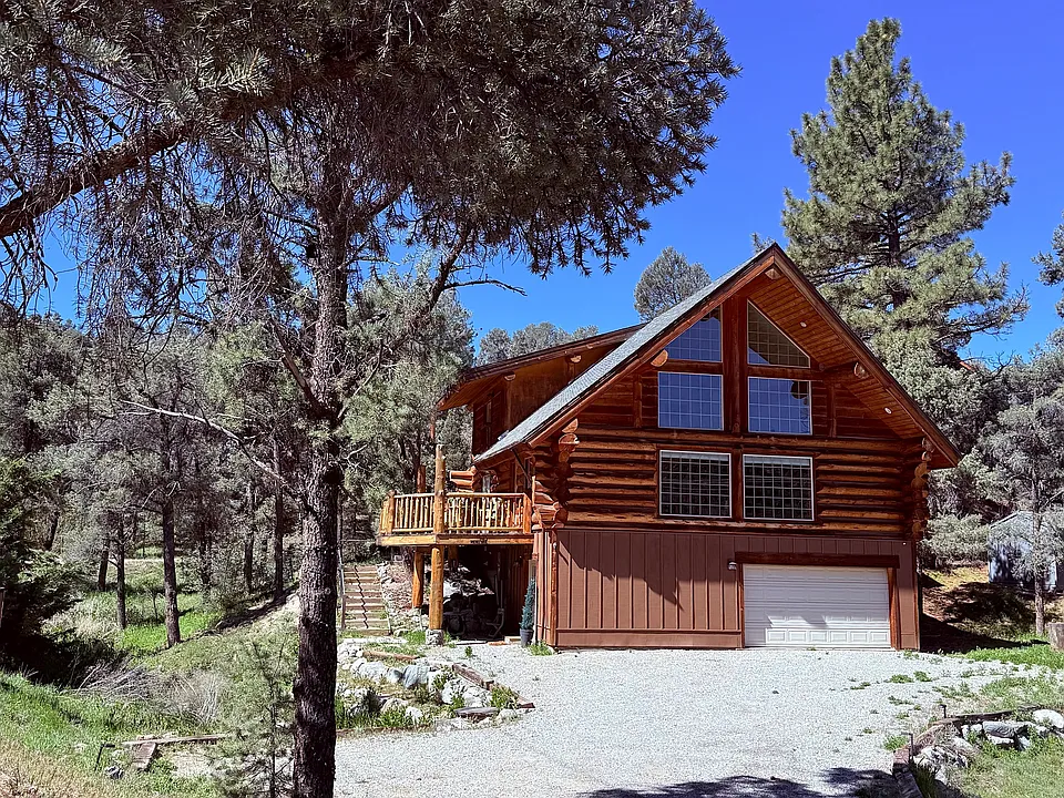 1413 Pinetree Dr