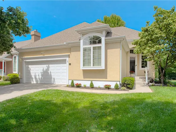 812 132nd Ter, Kansas City, MO 64145