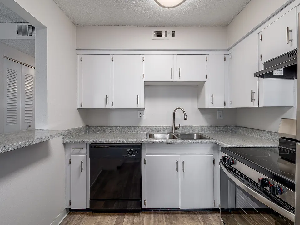 Riverside Heights Apartments